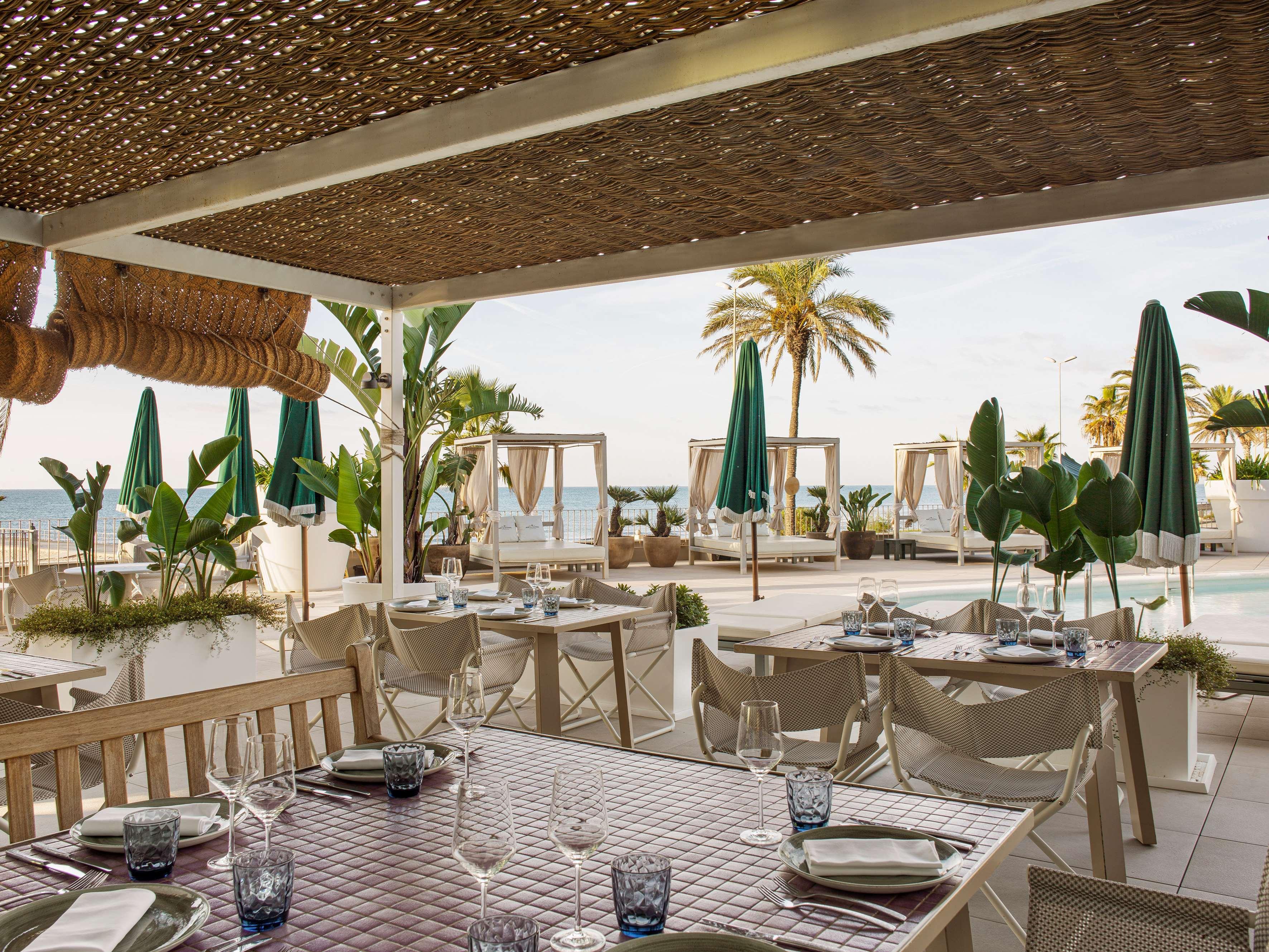 Me Sitges Terramar Hotel Exterior foto The Beach Club