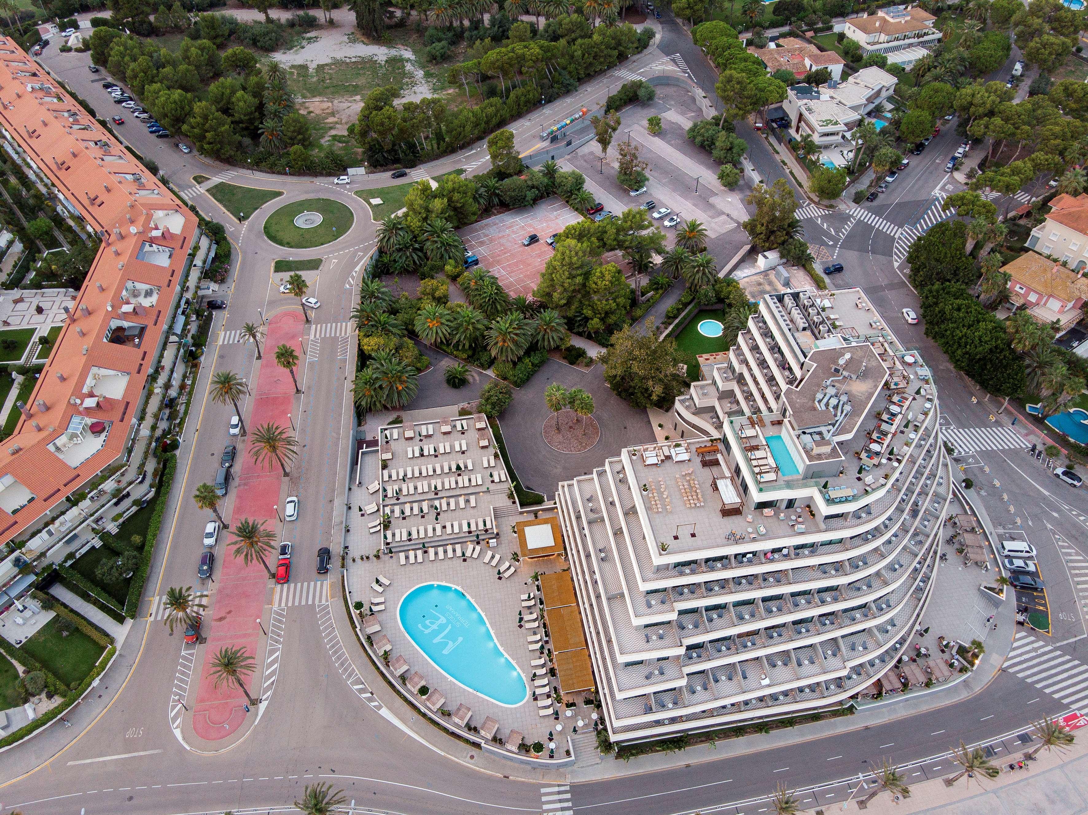 Me Sitges Terramar Hotel Exterior foto Aerial view of the hotel